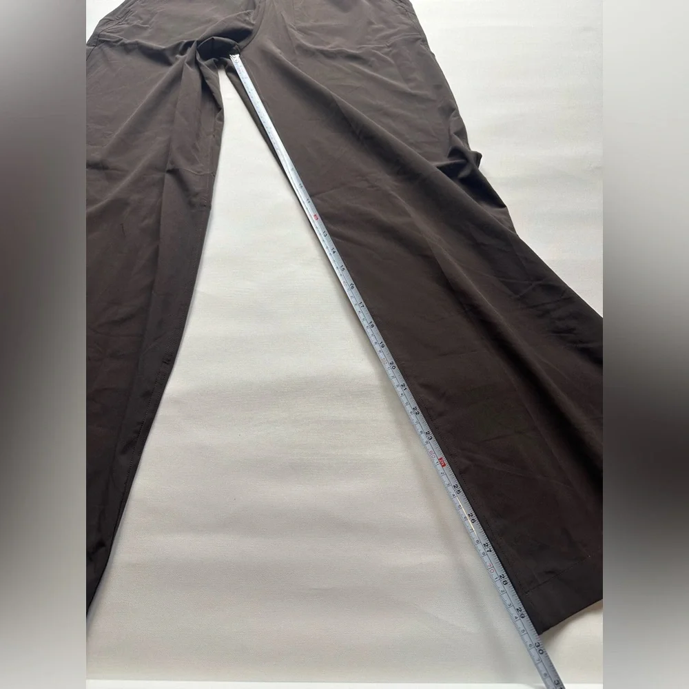Lululemon swift mid rise Wide-Leg Pants. Brown. Size 0
